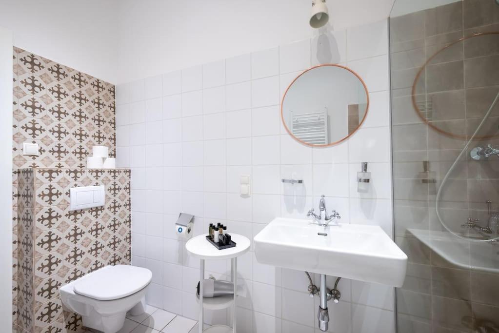 Sleek 1br Flat Near Center By Hm Appartement *