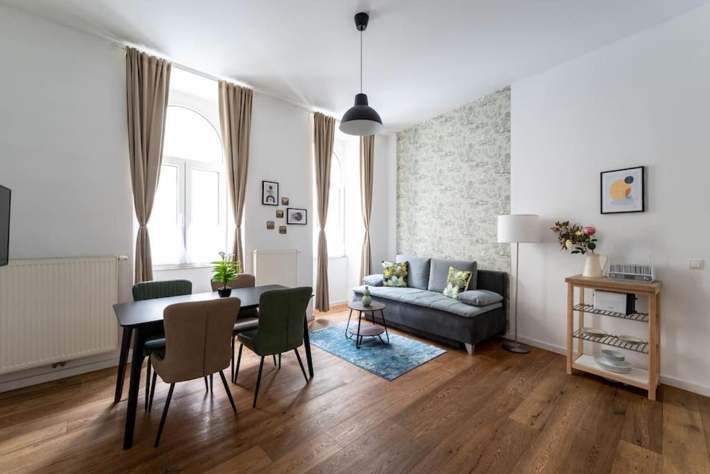 Sleek 1br Flat Near Center By Hm * Vienne