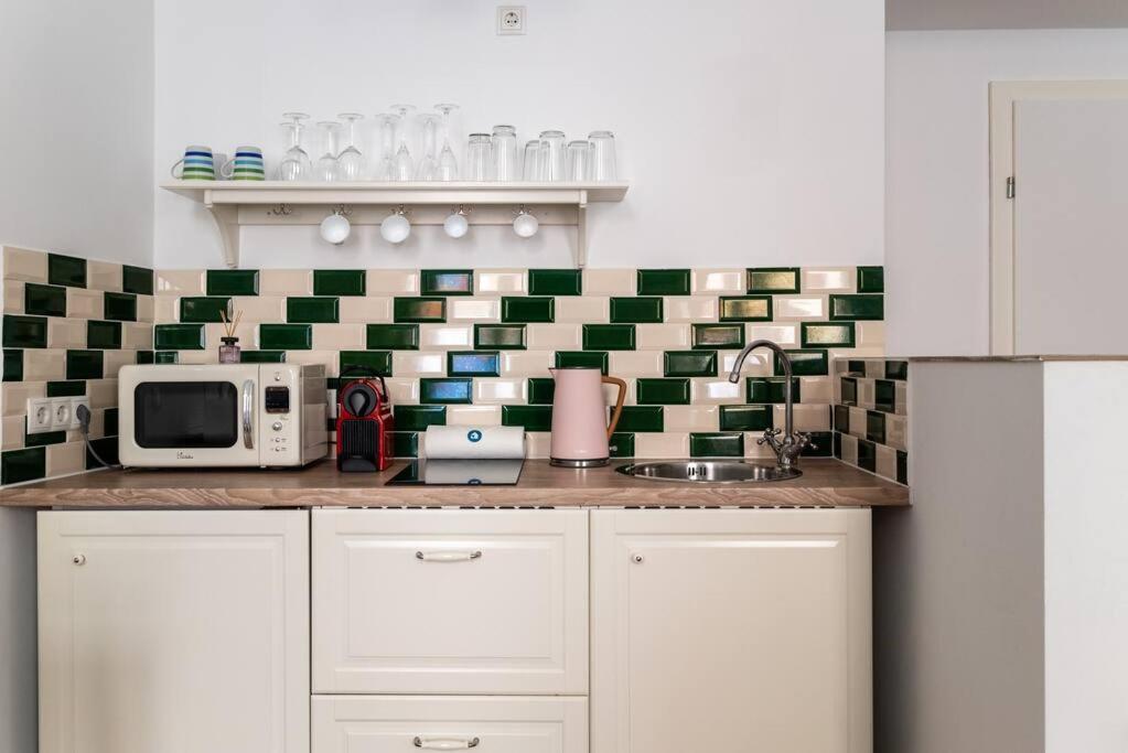 Appartement Sleek 1br Flat Near Center By Hm Vienne