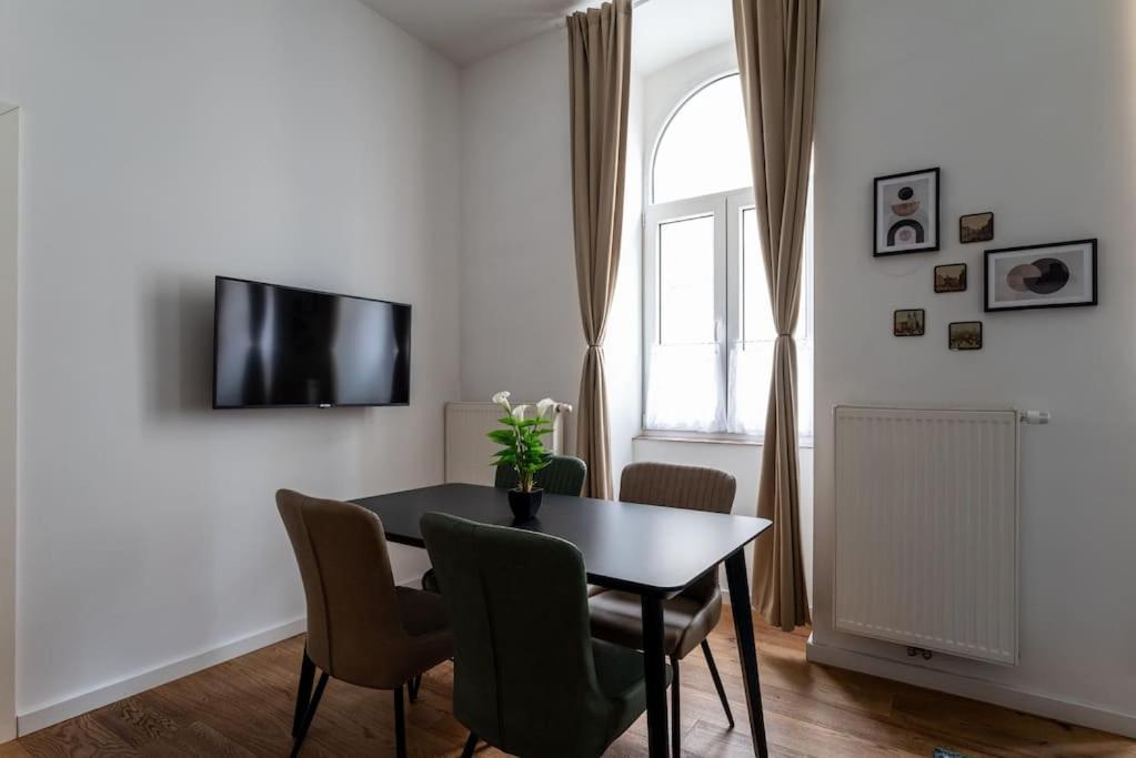 Appartement Sleek 1br Flat Near Center By Hm *